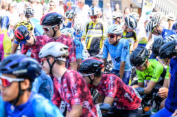 最終ステージのレーススタートを待つ藤村一磨