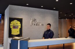 ショールームの受付