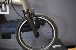 Tラインアーバンのフロントフォーク