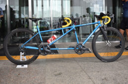 バイク＆ハイクのパラトライアスロン用タンデムバイク