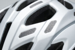 軽量化のために一部省かれたシェル部分