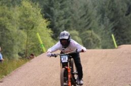 2023UCI世界選ロード　MTBダウンヒル