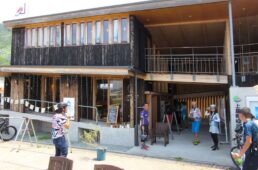 海の駅舎ふらっと