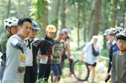 トップライダーが、丁寧にコース攻略法を教えてくれる