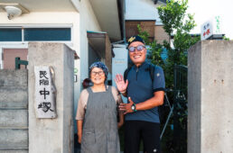 民宿中塚のお母さんと記念撮影