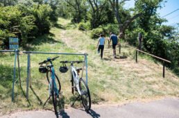 山頂駐車場のバイクラック