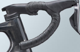 D-FUSE SLR SEAT POST：路面からの衝撃や振動を軽減するD型断面に加え