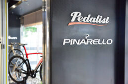 ペダリストとピナレロのロゴ