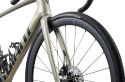 新型ディファイの新設計フォーク