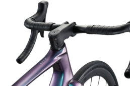 新型ディファイのステアリングチューブ