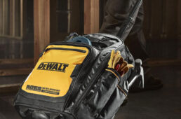 キャスター付きバックパック