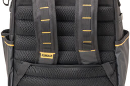 キャスター付きバックパック