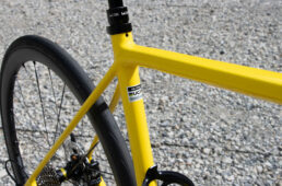 新ニュートラルバイクのUCIデカール