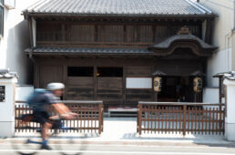 旧東海道舞阪宿の脇本陣前