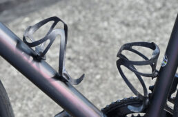 中華カーボンのボトルケージ