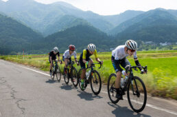 平地区間で先頭を走る中村さん