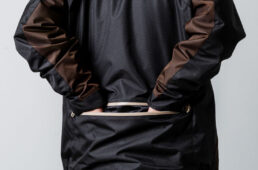 2レイヤーマウンテンパーカーのポケット