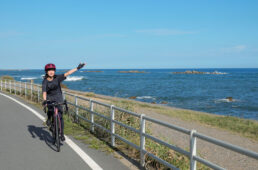 遠州灘に沿った太平洋岸自転車道を進む