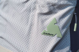 パンチング加工されたバックポケット