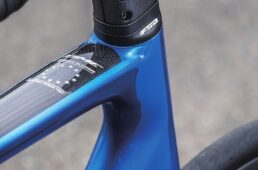 ヘッドチューブまわり