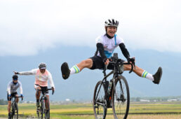 台湾東部の田園サイクリングを楽しむ窪田さん