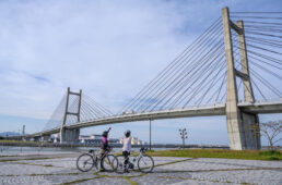 松川浦大橋のたもと