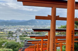 鳥居越しの筑後平野