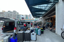 35人分の大荷物をサポートカーに積載