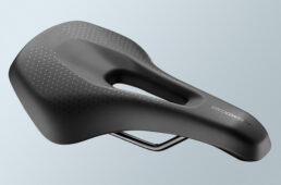 エスケープRX2ディスクのサドル
