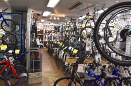 クロスバイクの購入は必ず自転車専門店で！