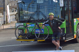 自転車積載の実演
