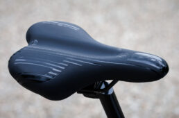 クロスバイク通勤カスタム〜コンフォートサドル