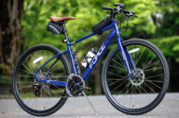 サイクリング仕様にカスタムしたクロスバイク