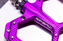 ウルフトゥース「Ripsaw Aluminum Pedals」
