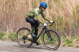 カンゾーアドベンチャーに乗る大屋さん