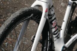 フロントタイヤ