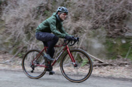 テラに乗る江里口