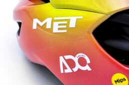 MET　UAEチーム エミレーツ／UAEチーム ADQエディション