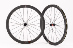 世界最強チームが使う謎のロードバイク用カーボンホイールを試してみた