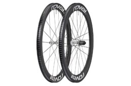 ロヴァール　ラピーデ CLX II チーム