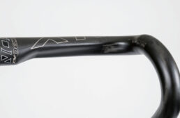 ケーブル用の溝