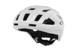 オークリー　カスタムアイウェア購入でヘルメットプレゼントキャンペーン