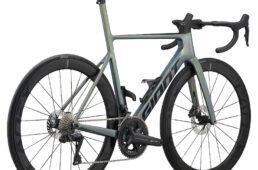 ジャイアントが2025早期モデル