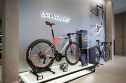 スペシャライズド50周年記念限定モデルも展示