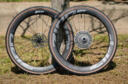 スラムレッドXPLR2024ジップ303