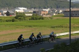 交通量の少ない田舎道