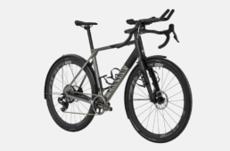 キャニオン・グレイル　新型スラムRED XPLR AXS