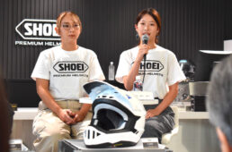 X-GRID発表会でコメントする早川優衣選手