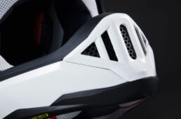 X-GRIDのチンガード