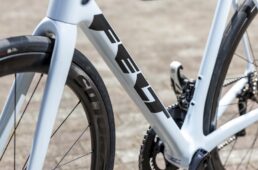 FRのダウンチューブ